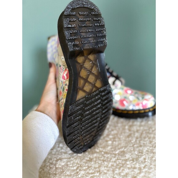 Dr. Martens Women's 1460 Floral Mash Up Lace Up Boot - Parchment Beige NWB 6 - Picture 4 of 5